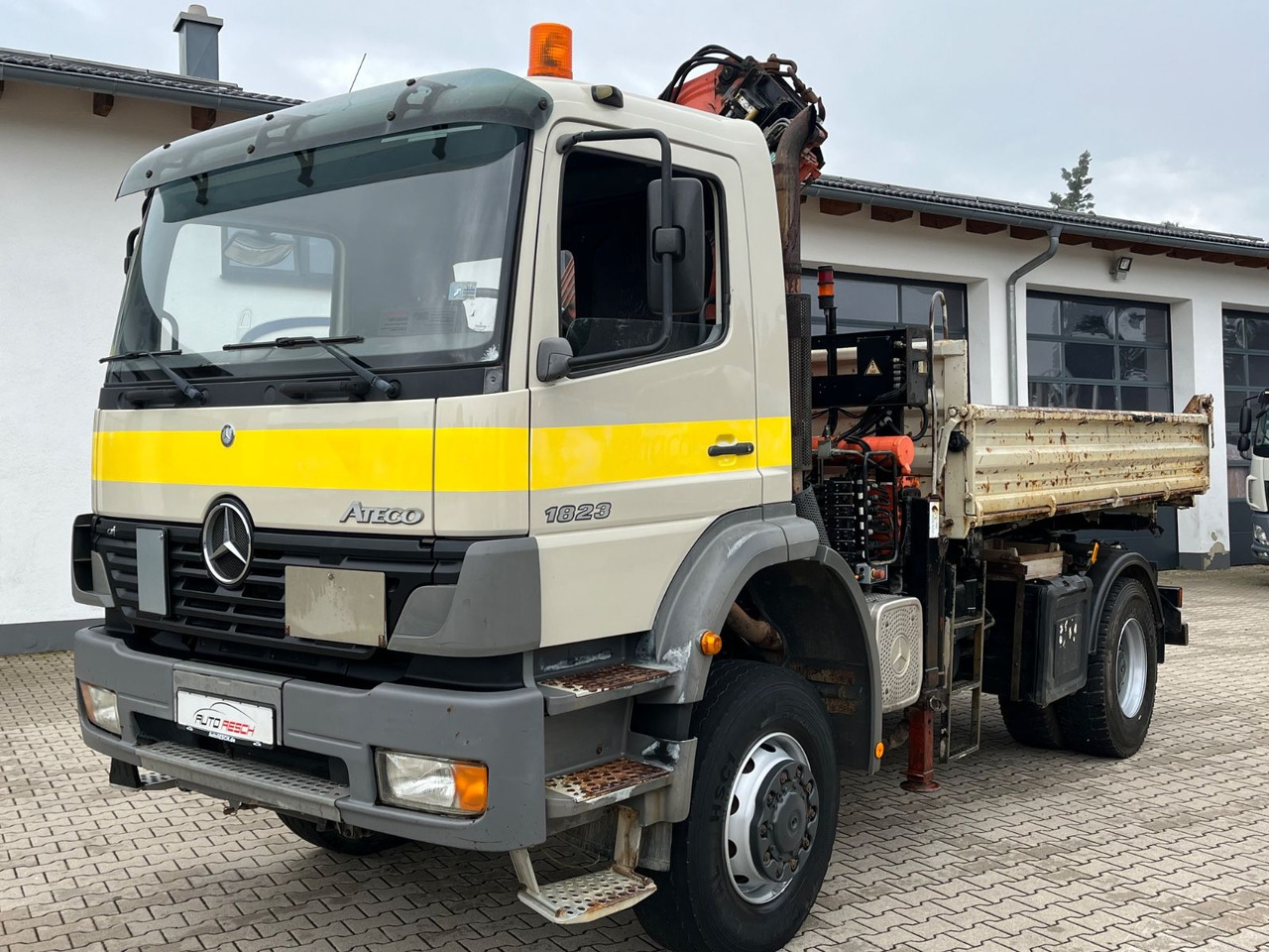 Mercedes-Benz Atego 1823 4x4 Kipper mit Kran Atlas 125.2 Funk - Самосвал, Автоманипулятор: фото 4 Mercedes-Benz Atego 1823 4x4 Kipper mit Kran Atlas 125.2 Funk - Самосвал, Автоманипулятор: фото 4