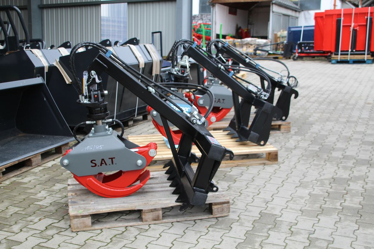 SAT - Rückezange mit Auslegearm - Neumaschine - Лесозаготовительная техника: фото 3 SAT - Rückezange mit Auslegearm - Neumaschine - Лесозаготовительная техника: фото 3