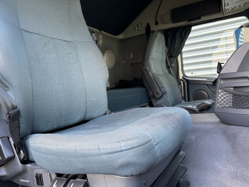 Грузовик-контейнеровоз/ Сменный кузов Volvo FM 330 XL EEV / I-Shift / VEB+ / 334.000..KM!! / Tail Lift / NL Truck: фото 11