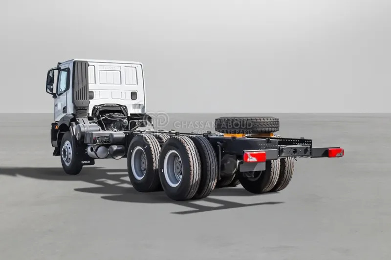 Iveco T-WAY AD380T47H 6x4 R24 Tyres Chassis - Грузовик-шасси: фото 2 Iveco T-WAY AD380T47H 6x4 R24 Tyres Chassis - Грузовик-шасси: фото 2