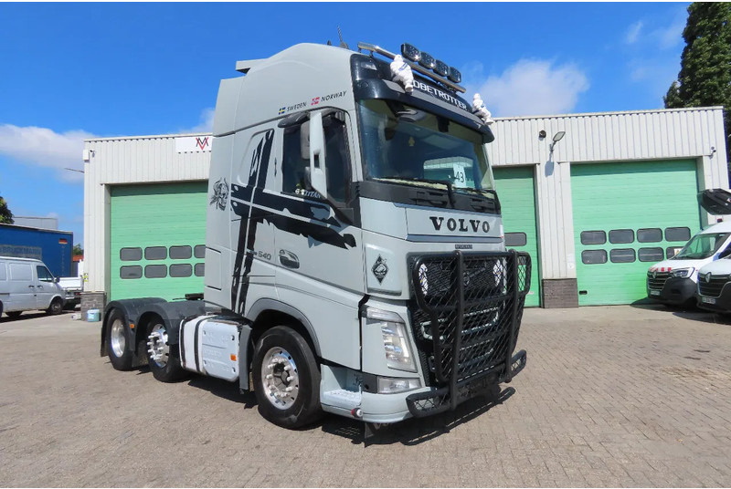 Volvo FH 540 YV2RT60C7JB843586 , EURO6, 2 tanks, 2 beds, 6x2 - Тягач: фото 3 Volvo FH 540 YV2RT60C7JB843586 , EURO6, 2 tanks, 2 beds, 6x2 - Тягач: фото 3