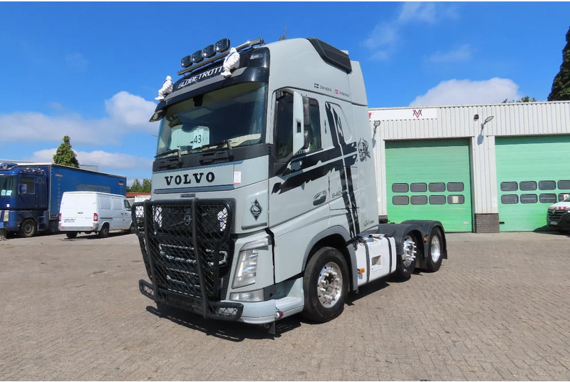 Volvo FH 540 YV2RT60C7JB843586 , EURO6, 2 tanks, 2 beds, 6x2 - Тягач: фото 1 Volvo FH 540 YV2RT60C7JB843586 , EURO6, 2 tanks, 2 beds, 6x2 - Тягач: фото 1