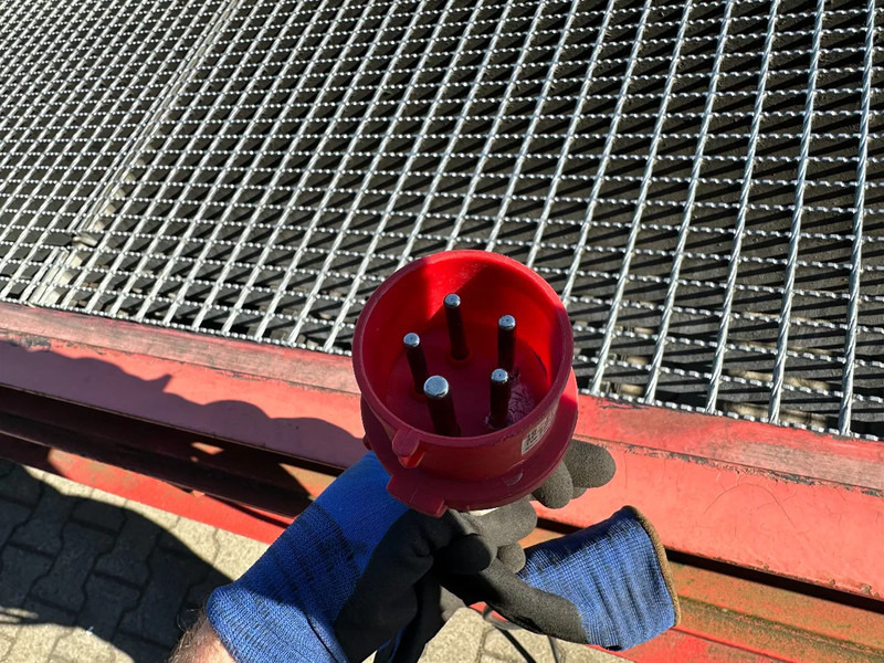 STORAX ELECTRICAL RAMP, 10.000KG (400V) - Строительная техника: фото 4 STORAX ELECTRICAL RAMP, 10.000KG (400V) - Строительная техника: фото 4