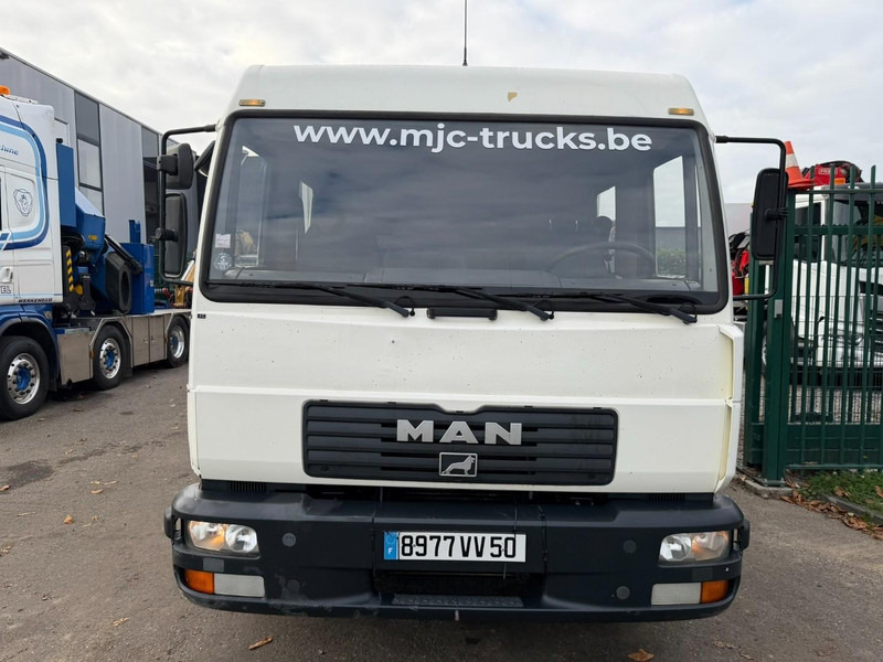 MAN 10.225 LC CLOSED BOX / KOFFER - DOKA - MANUAL GEARBOX - *344.000km* - STEEL SPRING / BLATT / LAMES - BE TRUCK - Грузовик с закрытым кузовом: фото 2 MAN 10.225 LC CLOSED BOX / KOFFER - DOKA - MANUAL GEARBOX - *344.000km* - STEEL SPRING / BLATT / LAMES - BE TRUCK - Грузовик с закрытым кузовом: фото 2