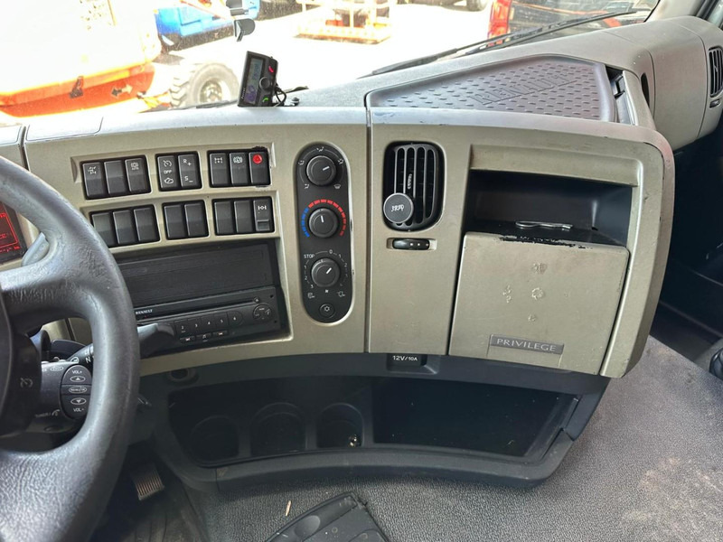 Тягач Renault PREMIUM 460 DXI + RETARDER - 642.000km - SPOILERS - 2 DIESELTANKS - A/C - GOOD CONDITION: фото 10 Тягач Renault PREMIUM 460 DXI + RETARDER - 642.000km - SPOILERS - 2 DIESELTANKS - A/C - GOOD CONDITION: фото 10