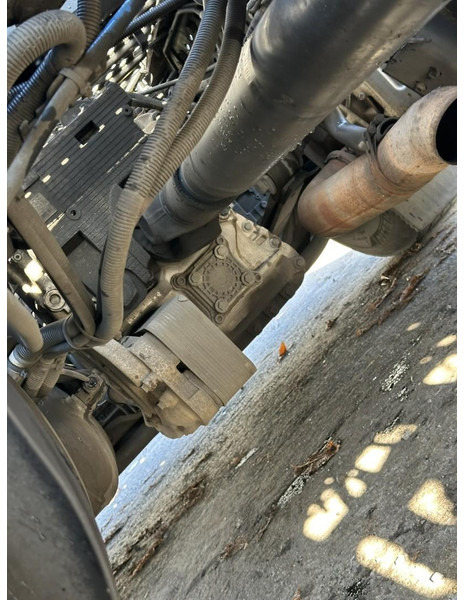 Тягач Renault PREMIUM 460 DXI + RETARDER - 642.000km - SPOILERS - 2 DIESELTANKS - A/C - GOOD CONDITION: фото 6 Тягач Renault PREMIUM 460 DXI + RETARDER - 642.000km - SPOILERS - 2 DIESELTANKS - A/C - GOOD CONDITION: фото 6