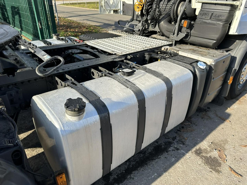 Тягач Renault PREMIUM 460 DXI + RETARDER - 642.000km - SPOILERS - 2 DIESELTANKS - A/C - GOOD CONDITION: фото 15 Тягач Renault PREMIUM 460 DXI + RETARDER - 642.000km - SPOILERS - 2 DIESELTANKS - A/C - GOOD CONDITION: фото 15