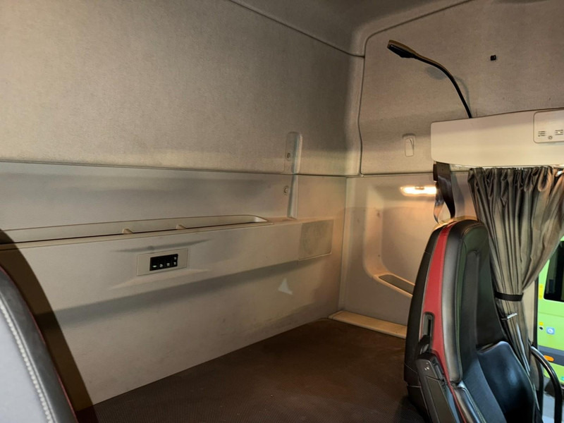 Ассенизатор Volvo FH 460 8X4 SILO KOMPRESSOR / BDF / PRITSCHE PLANE BOX 8m50 - *FULL AIR* - EURO 6 - LIFT + STEERING AXLE - BE TRUCK: фото 19 Ассенизатор Volvo FH 460 8X4 SILO KOMPRESSOR / BDF / PRITSCHE PLANE BOX 8m50 - *FULL AIR* - EURO 6 - LIFT + STEERING AXLE - BE TRUCK: фото 19