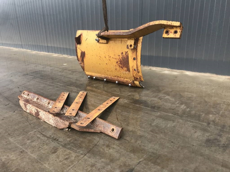 Cat Blade Extension 12H / 12K / 140H / 140K - Отвал для Строительной техники: фото 2 Cat Blade Extension 12H / 12K / 140H / 140K - Отвал для Строительной техники: фото 2