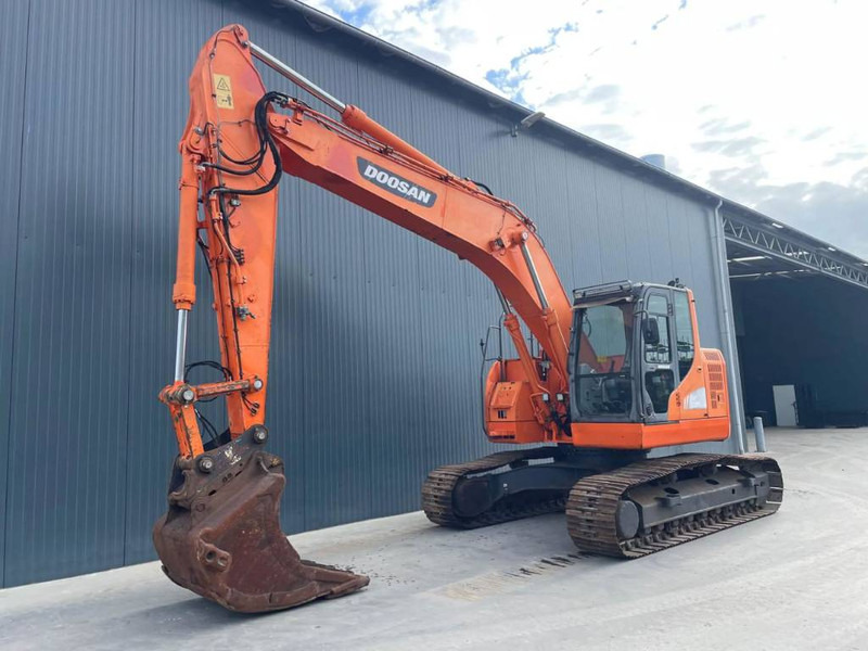 Doosan DX235LCR - Гусеничный экскаватор: фото 1 Doosan DX235LCR - Гусеничный экскаватор: фото 1