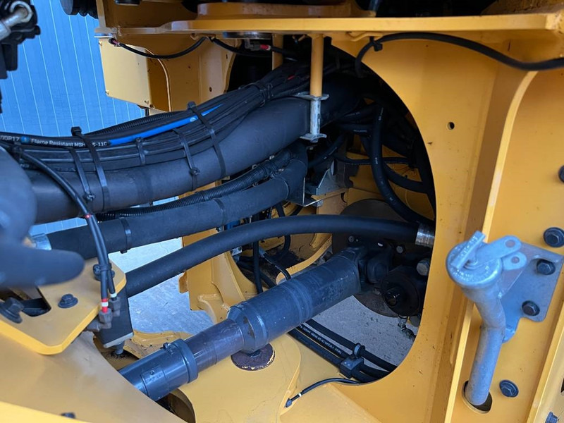 Колёсный погрузчик Volvo L90H: фото 20