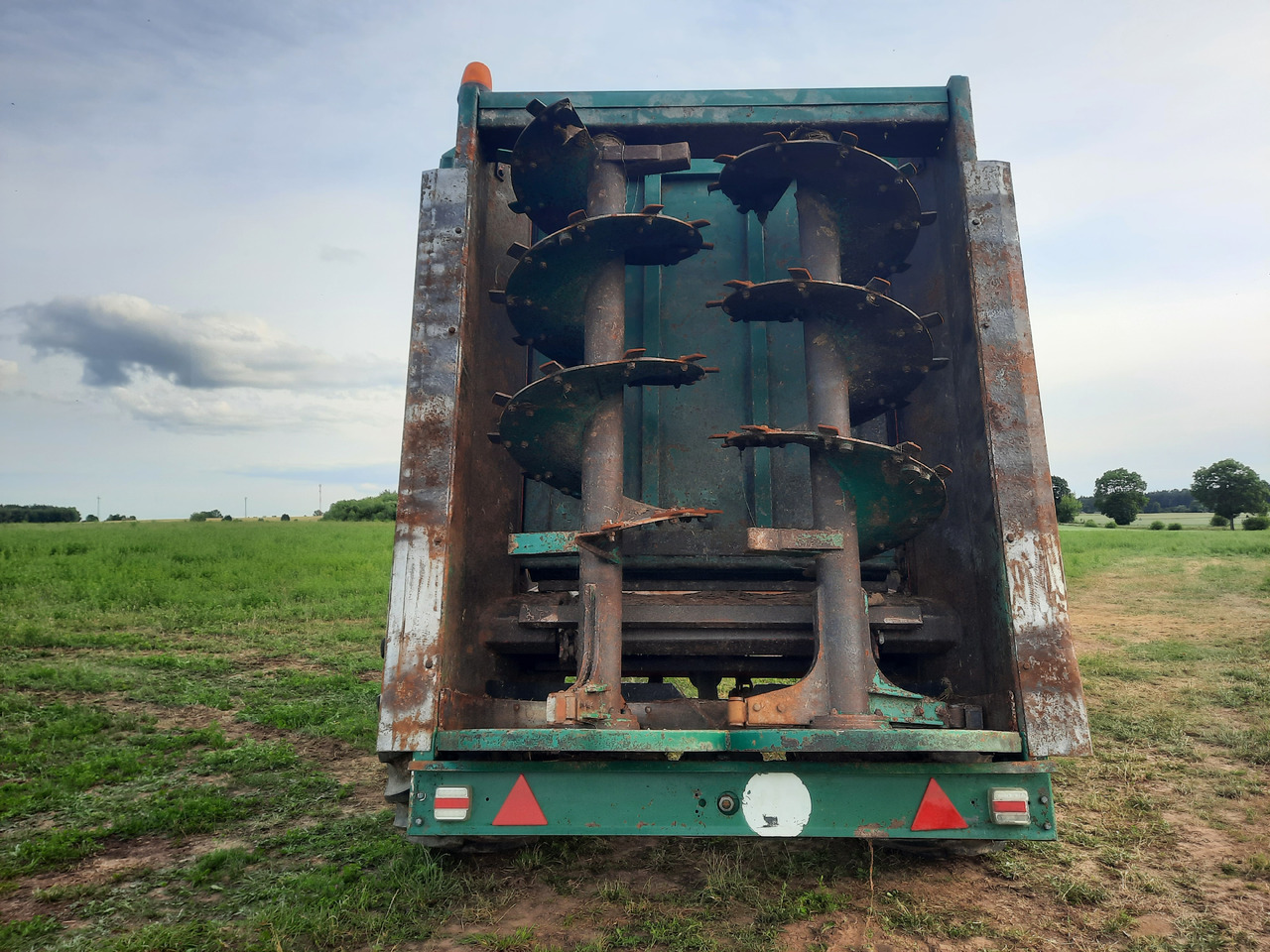 DEGUILLAUME Force 16 D - Навозоразбрасыватель: фото 5 DEGUILLAUME Force 16 D - Навозоразбрасыватель: фото 5