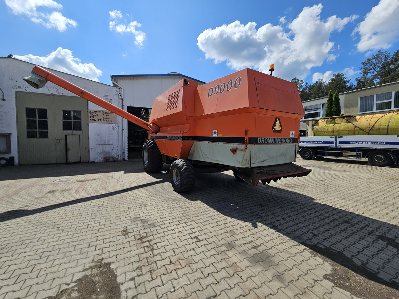 Dronningborg D9000 - Зерноуборочный комбайн: фото 4 Dronningborg D9000 - Зерноуборочный комбайн: фото 4