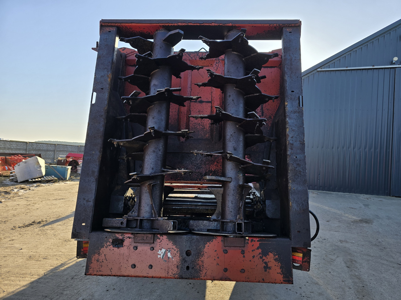 GILIBERT HELIOS 15 - Навозоразбрасыватель: фото 4 GILIBERT HELIOS 15 - Навозоразбрасыватель: фото 4