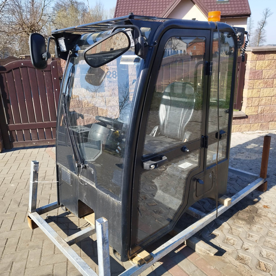 JCB 403 - Кабина для Погрузчиков: фото 3 JCB 403 - Кабина для Погрузчиков: фото 3
