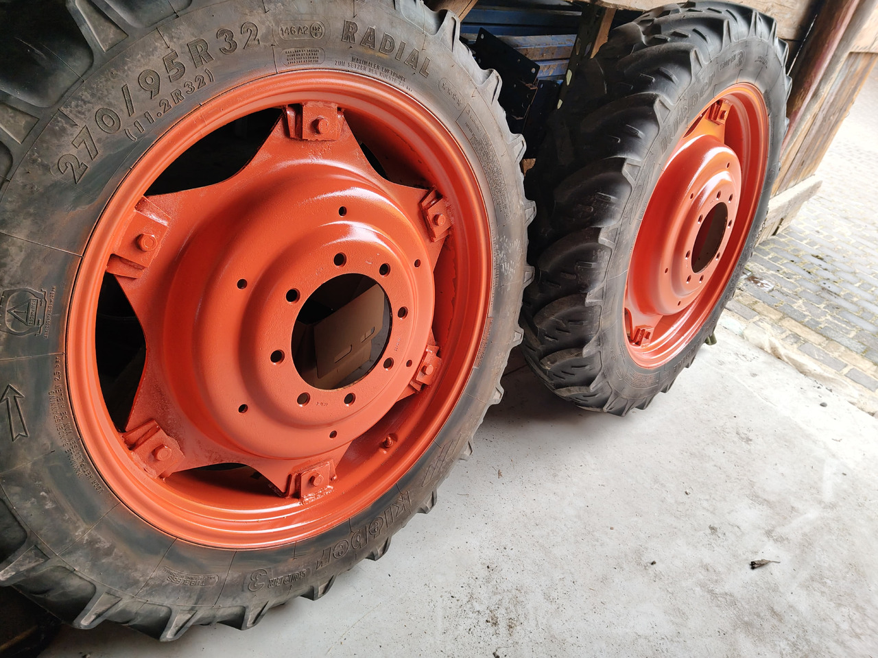 Kleber, Taurus 11.2 R32 (270/95 R32), 9.5 R48 - Колесо для Сельскохозяйственной техники: фото 3 Kleber, Taurus 11.2 R32 (270/95 R32), 9.5 R48 - Колесо для Сельскохозяйственной техники: фото 3