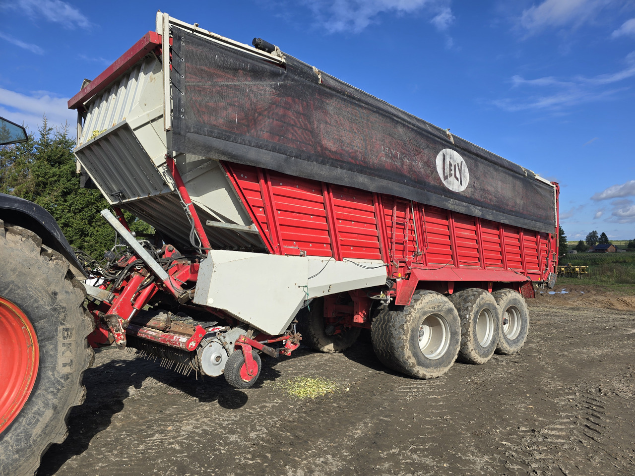 LELY Tigo XR 100D - Самозагружающийся прицеп: фото 1 LELY Tigo XR 100D - Самозагружающийся прицеп: фото 1