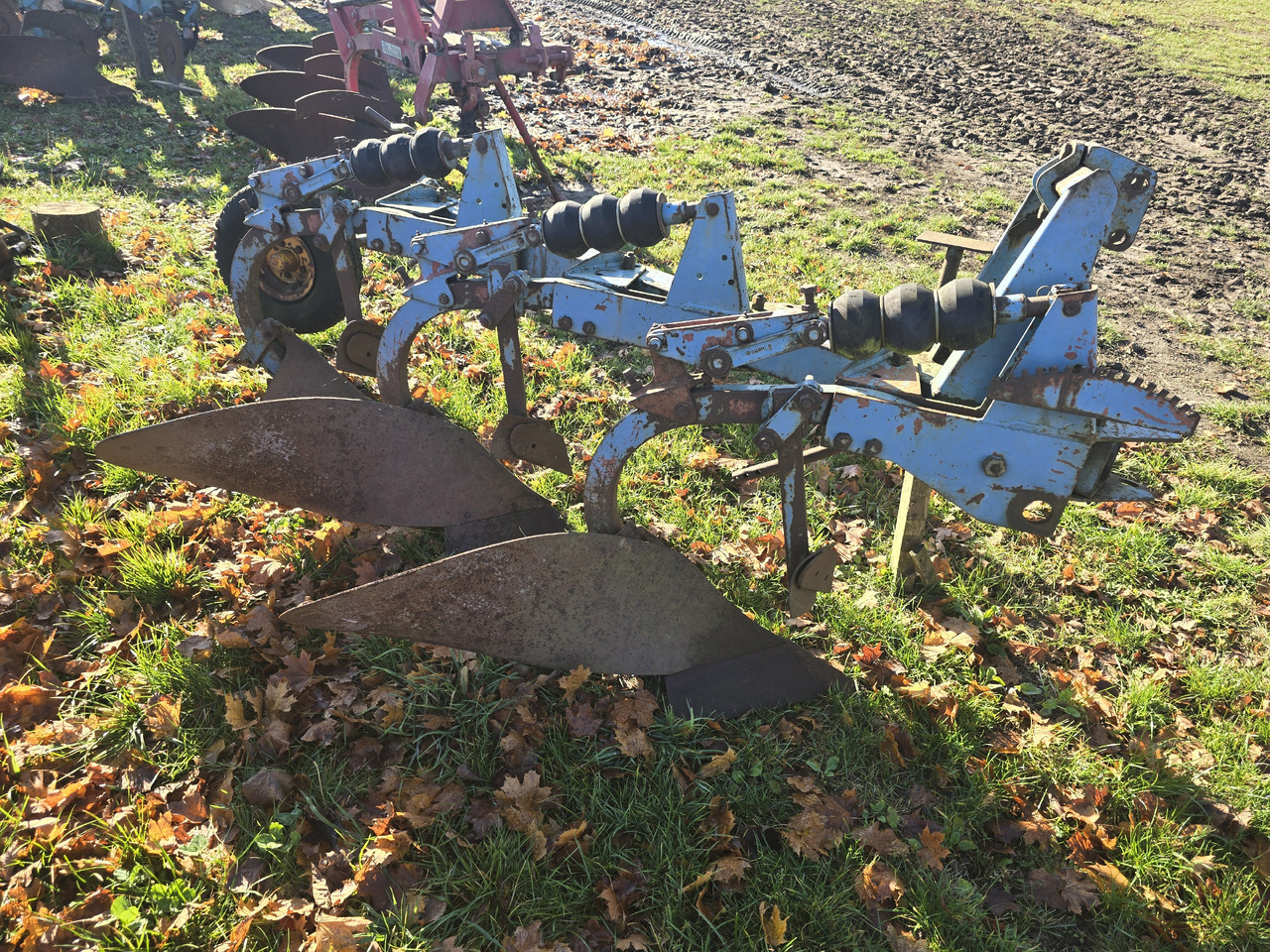 Overum 3 - Плуг: фото 1 Overum 3 - Плуг: фото 1