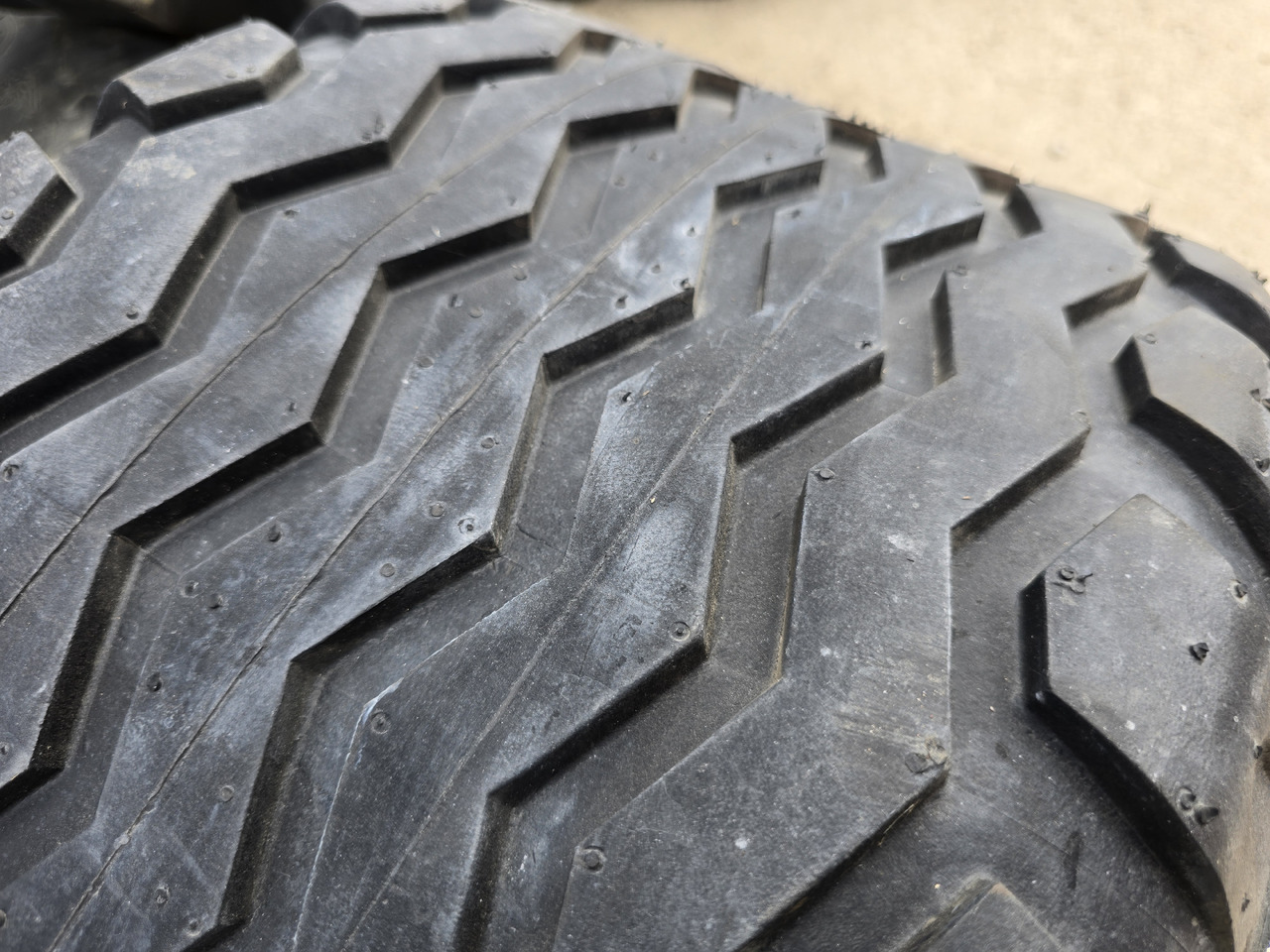 TRELLEBORG 340/55-16 - Шина для Строительной техники: фото 3 TRELLEBORG 340/55-16 - Шина для Строительной техники: фото 3