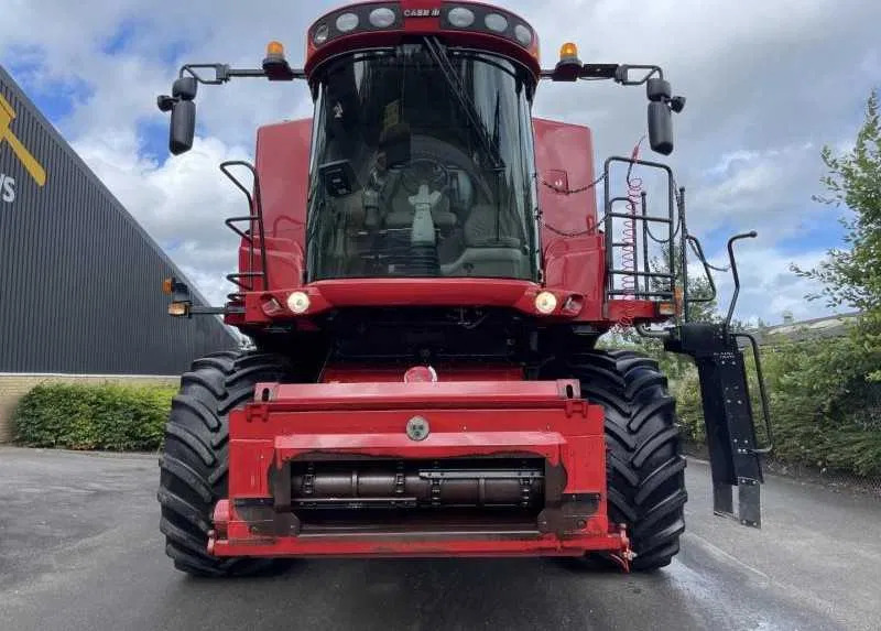 Case-ih 9010 - Зерноуборочный комбайн: фото 3 Case-ih 9010 - Зерноуборочный комбайн: фото 3