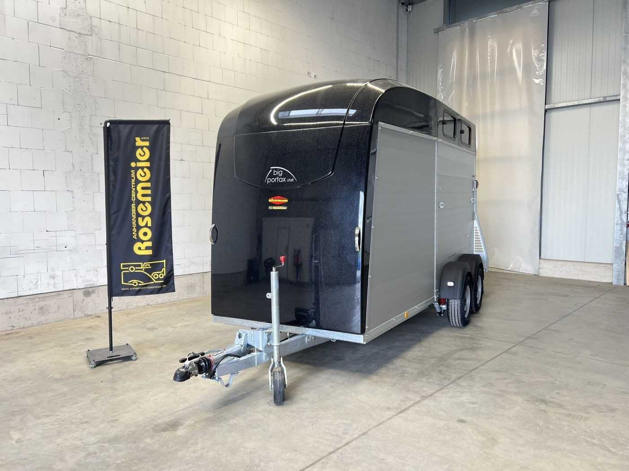 Новый Прицеп-коневоз BOECKMANN Big Portax WCF Stall Pferdeanhänger: фото 29