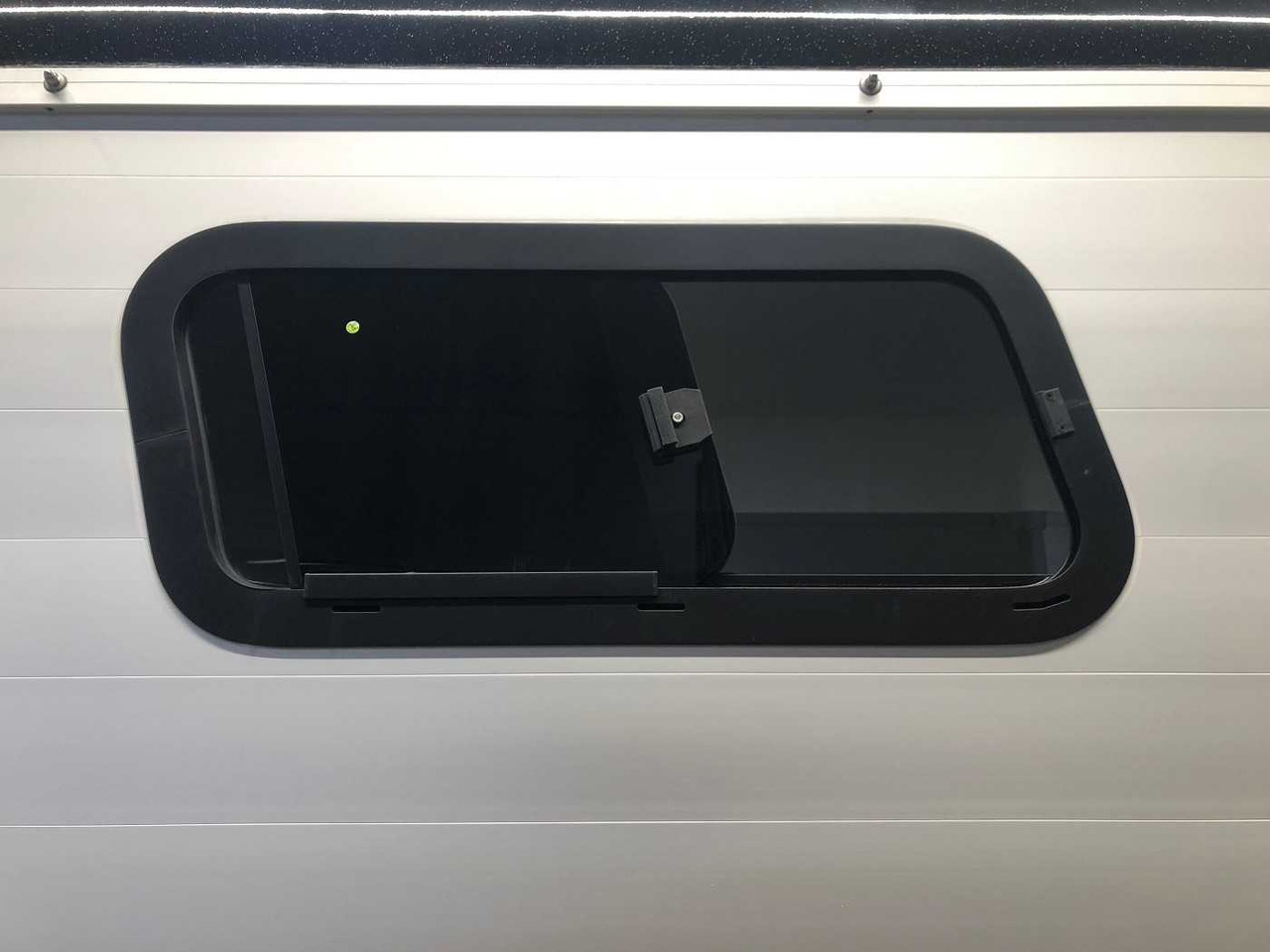 Новый Прицеп-коневоз BOECKMANN Portax Esprit silv+bl SK Pferdeanhänger: фото 9 Новый Прицеп-коневоз BOECKMANN Portax Esprit silv+bl SK Pferdeanhänger: фото 9