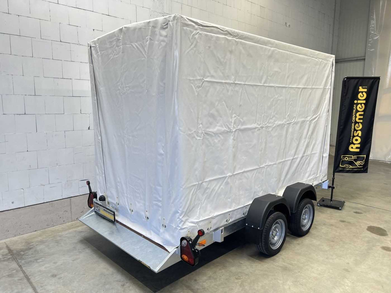 VEZEKO Husky FB 35.35 Plane weiß Absenker - Прицеп: фото 3 VEZEKO Husky FB 35.35 Plane weiß Absenker - Прицеп: фото 3