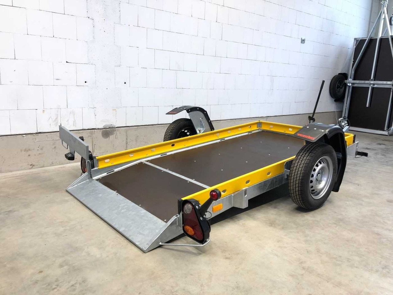 VEZEKO Husky F 08.25 Absenker - Прицеп мультилифт/ Бункеровоз: фото 2 VEZEKO Husky F 08.25 Absenker - Прицеп мультилифт/ Бункеровоз: фото 2