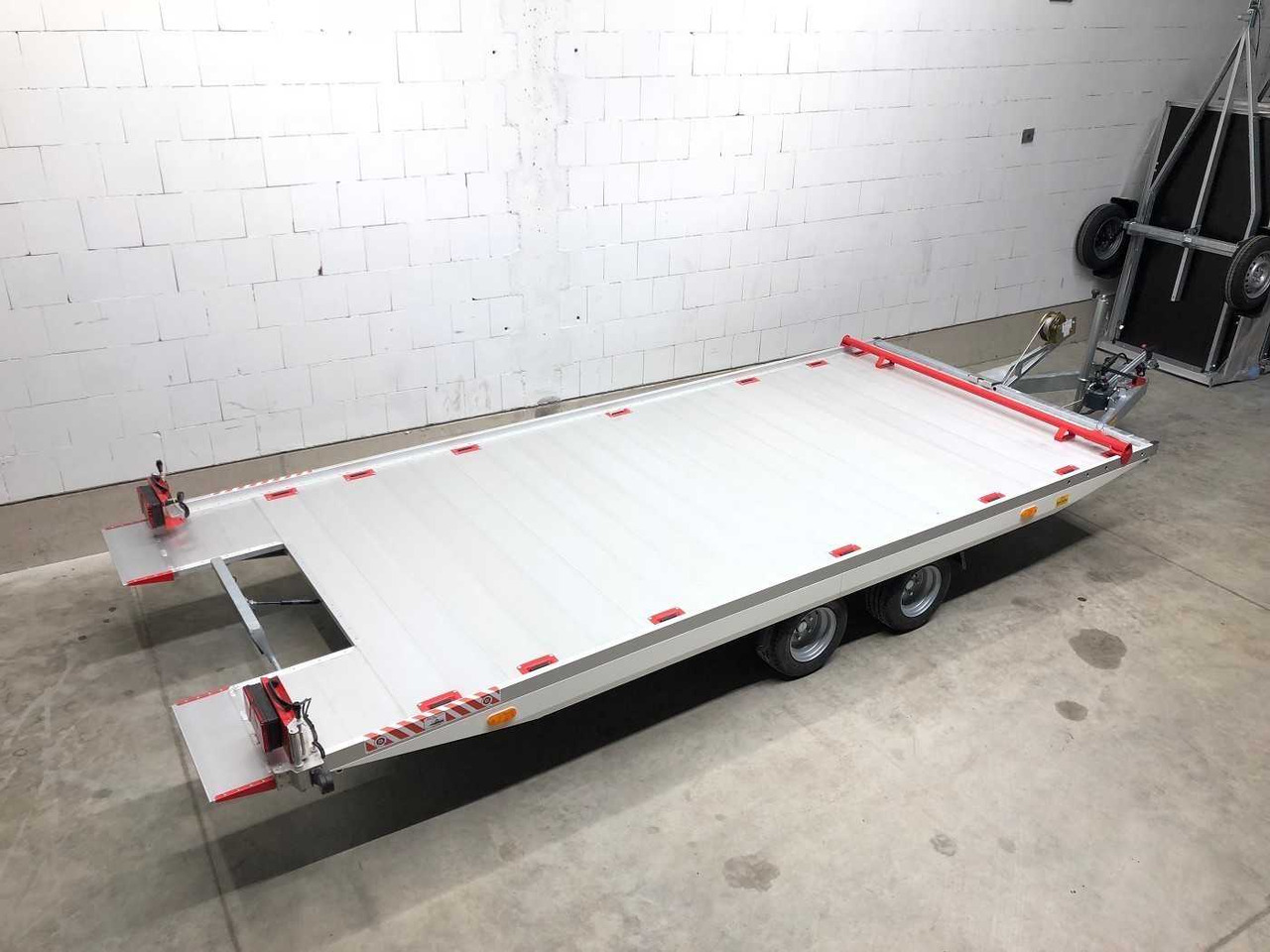 VEZEKO Imola 27.43 Autotransporter - Прицеп-автовоз: фото 4 VEZEKO Imola 27.43 Autotransporter - Прицеп-автовоз: фото 4