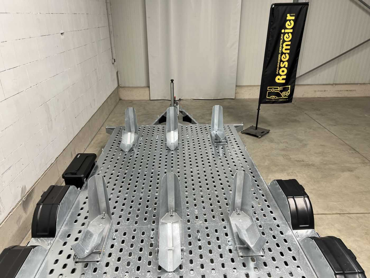 VEZEKO Motovan D 27+Box Motorradanhänger - Прицеп для мотоцикла: фото 3 VEZEKO Motovan D 27+Box Motorradanhänger - Прицеп для мотоцикла: фото 3