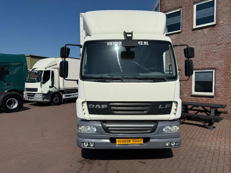 DAF LF 55.250 LF55-250 Box with lift / Manual gearbox Euro5 - Грузовик с закрытым кузовом: фото 2 DAF LF 55.250 LF55-250 Box with lift / Manual gearbox Euro5 - Грузовик с закрытым кузовом: фото 2