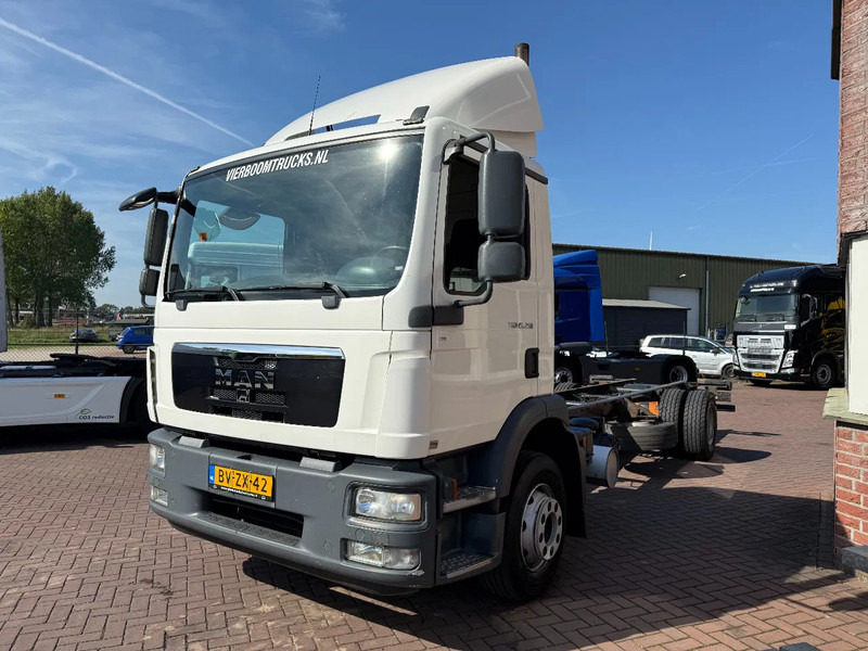 MAN TGM 15.250 TGM 15.250 4X2 BL / PTO-Nebenantrieb / voll MAN Service / Top Zustand !! - Грузовик-шасси: фото 2 MAN TGM 15.250 TGM 15.250 4X2 BL / PTO-Nebenantrieb / voll MAN Service / Top Zustand !! - Грузовик-шасси: фото 2