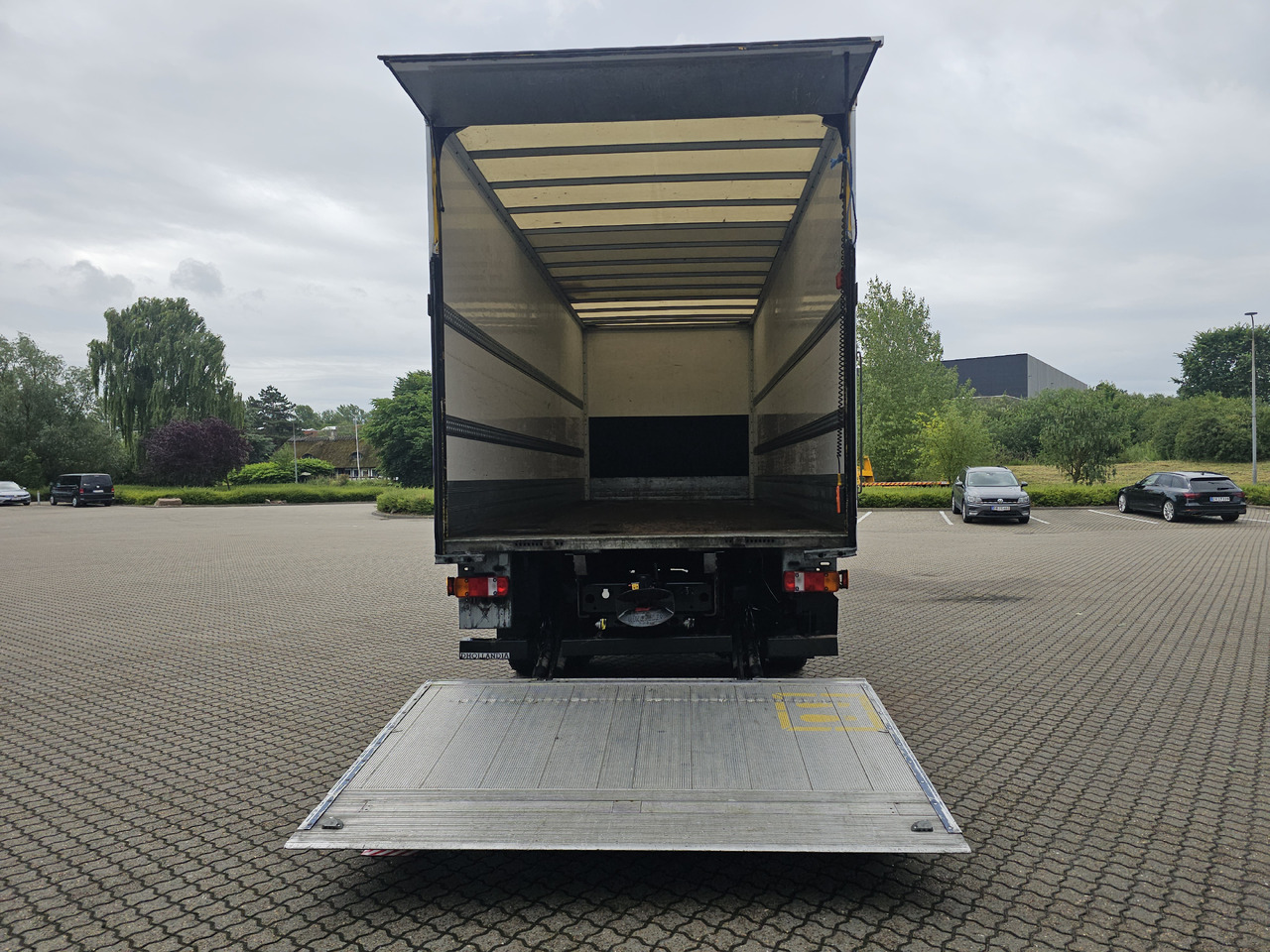 MAN TGM 18.290 - Грузовик с закрытым кузовом: фото 4 MAN TGM 18.290 - Грузовик с закрытым кузовом: фото 4