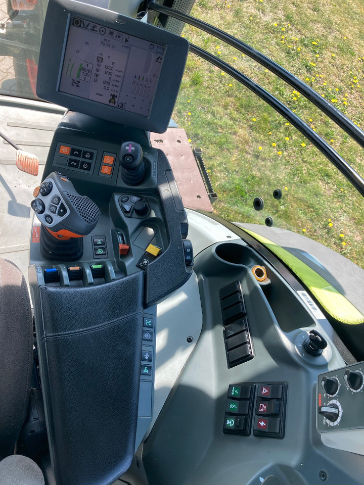Трактор CLAAS Axion 830 CMATIC: фото 9 Трактор CLAAS Axion 830 CMATIC: фото 9