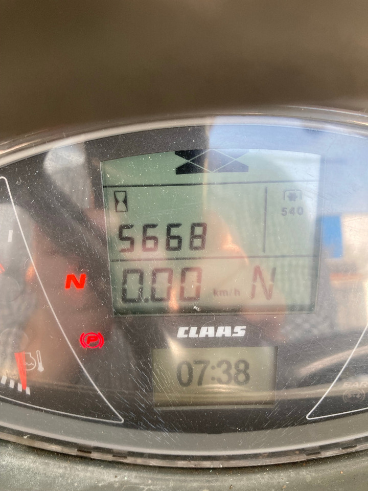 Трактор CLAAS Axion 830 CMATIC: фото 11 Трактор CLAAS Axion 830 CMATIC: фото 11