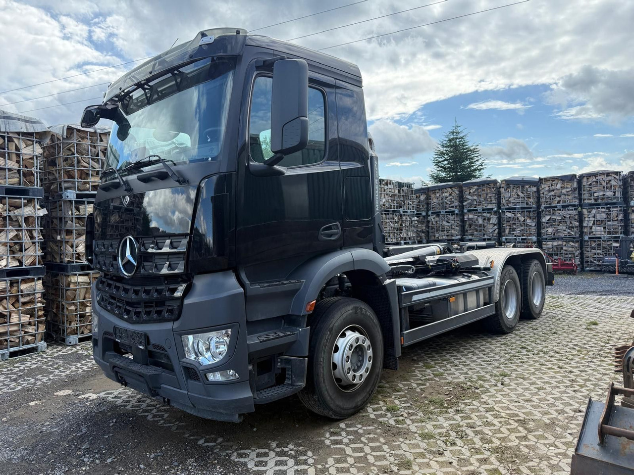 Mercedes-Benz Arocs 5 2648 Meiller Hakenlift 21-60 neuwertig - Крюковой мультилифт: фото 1 Mercedes-Benz Arocs 5 2648 Meiller Hakenlift 21-60 neuwertig - Крюковой мультилифт: фото 1