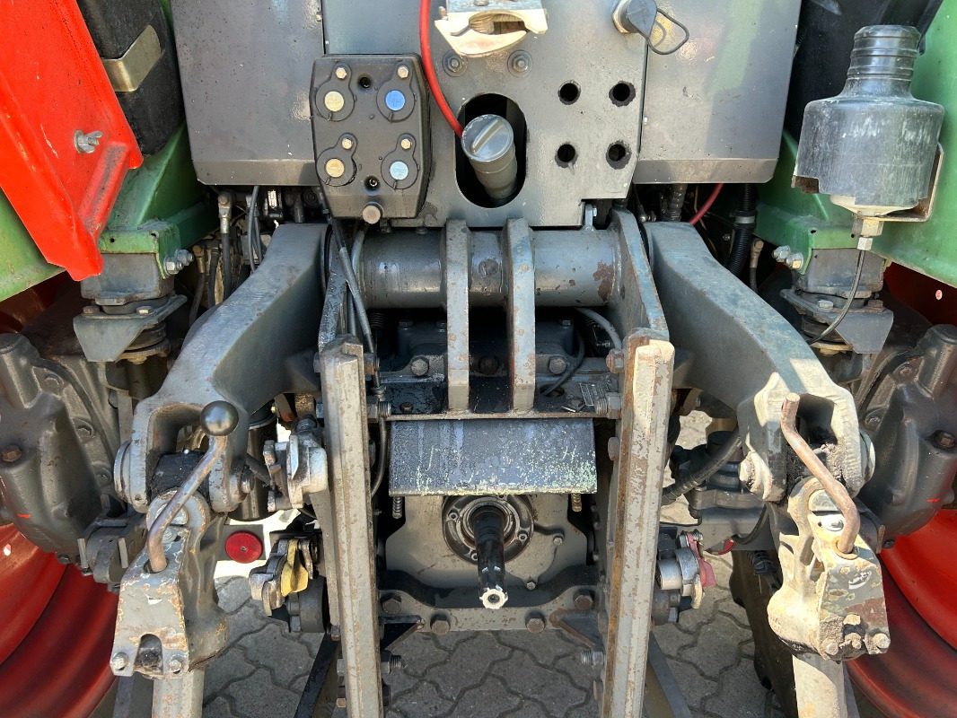 Fendt Farmer 310 - Трактор: фото 4 Fendt Farmer 310 - Трактор: фото 4