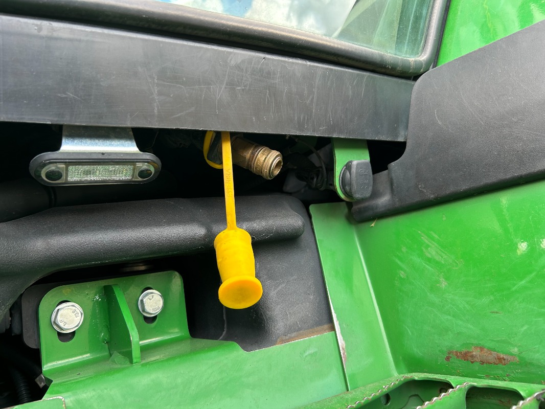 John Deere 6155R - Трактор: фото 3 John Deere 6155R - Трактор: фото 3