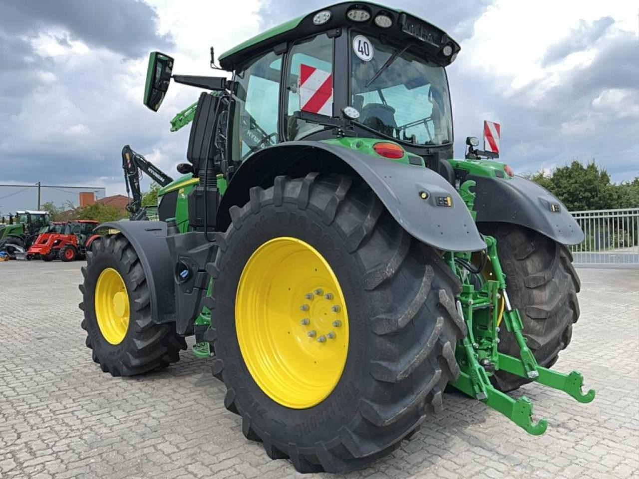 John Deere 6R230 - Трактор: фото 4 John Deere 6R230 - Трактор: фото 4