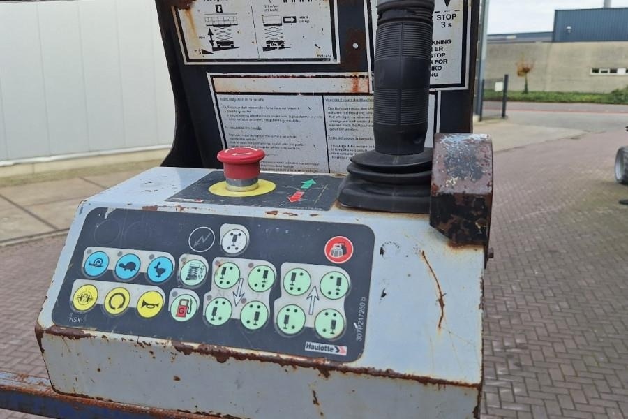 Ножничный подъемник Haulotte H12SXL Diesel, 4x4 Drive, 12m Working Height, 700k: фото 6