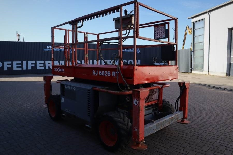 SkyJack SJ6826 Diesel, 4x4 Drive, 10m Working Height, 567k  - Ножничный подъемник: фото 2 SkyJack SJ6826 Diesel, 4x4 Drive, 10m Working Height, 567k  - Ножничный подъемник: фото 2