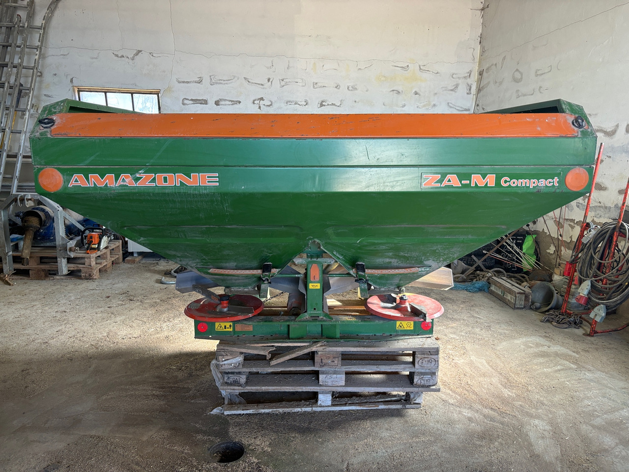 Amazone ZA-M Compact 1000 - Техника для внесения удобрений: фото 1 Amazone ZA-M Compact 1000 - Техника для внесения удобрений: фото 1