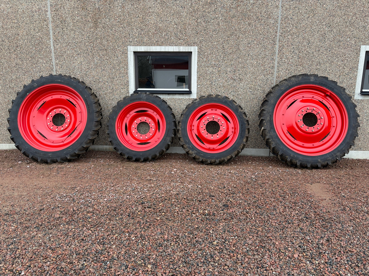 Kleber 300/95R52 // 270/95R38 - Шина для Сельскохозяйственной техники: фото 1 Kleber 300/95R52 // 270/95R38 - Шина для Сельскохозяйственной техники: фото 1