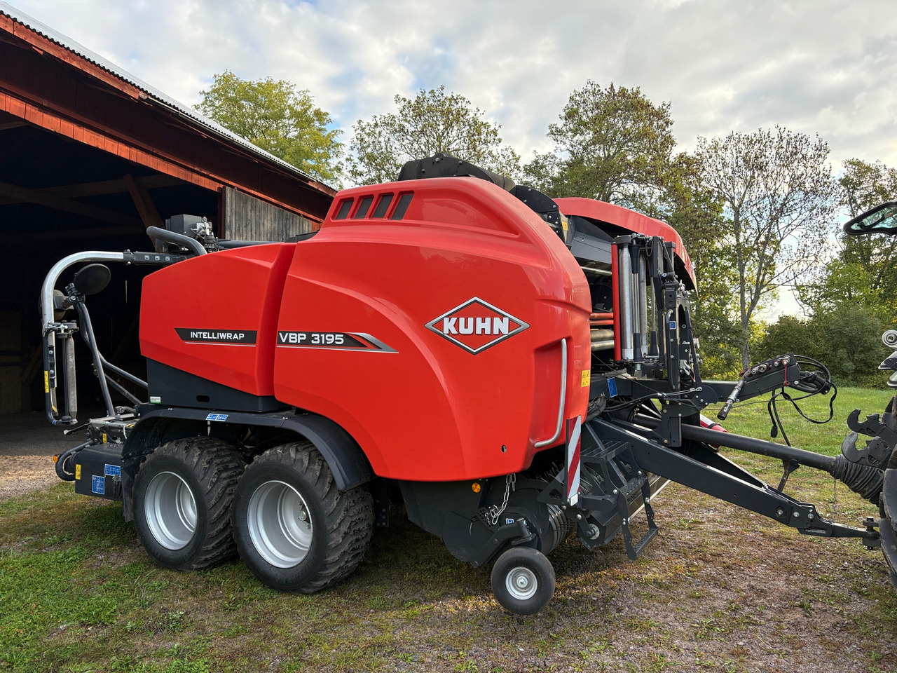Kuhn VBP 3195 - Пресс-подборщик рулонный: фото 1 Kuhn VBP 3195 - Пресс-подборщик рулонный: фото 1
