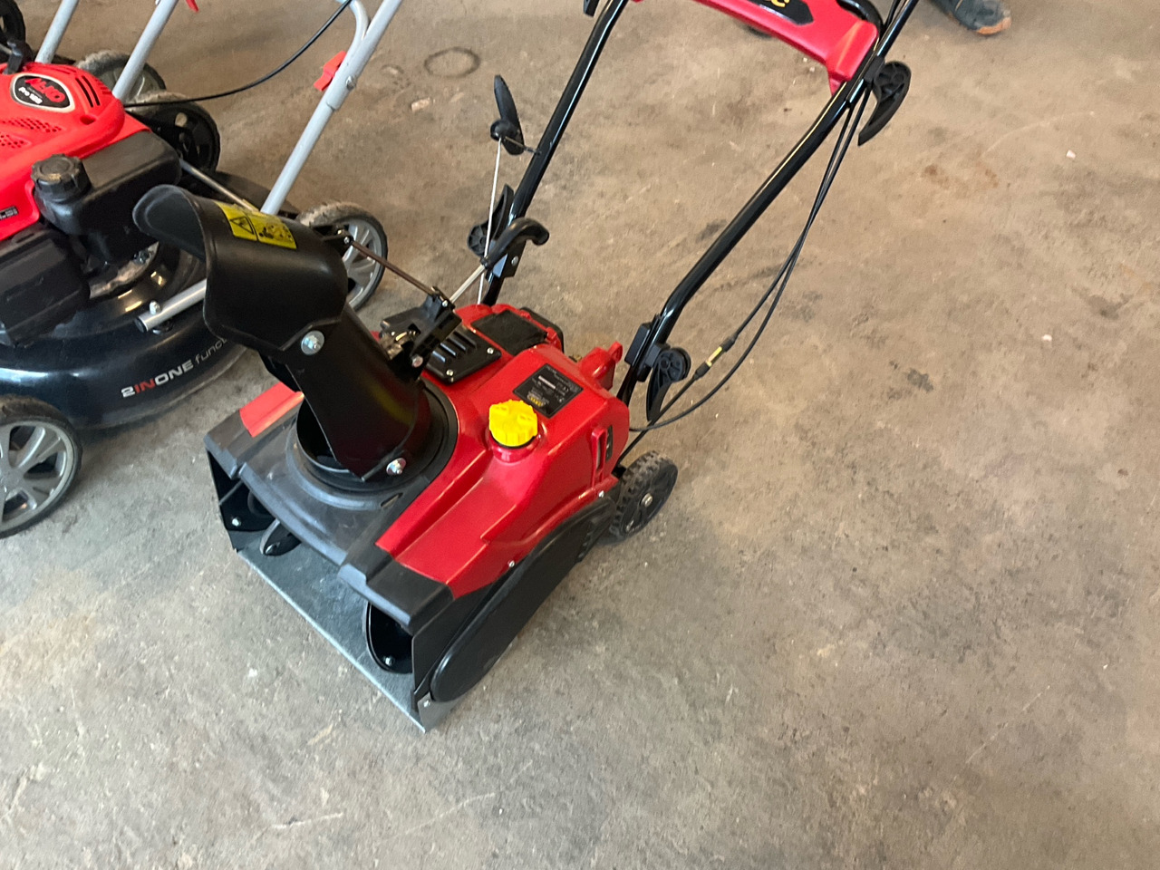 Meec Snow thrower - Роторный снегоочиститель: фото 1 Meec Snow thrower - Роторный снегоочиститель: фото 1