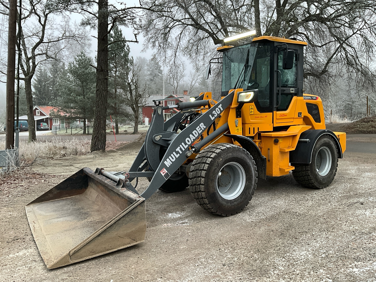 Multiloader L30T - Колёсный погрузчик: фото 1 Multiloader L30T - Колёсный погрузчик: фото 1