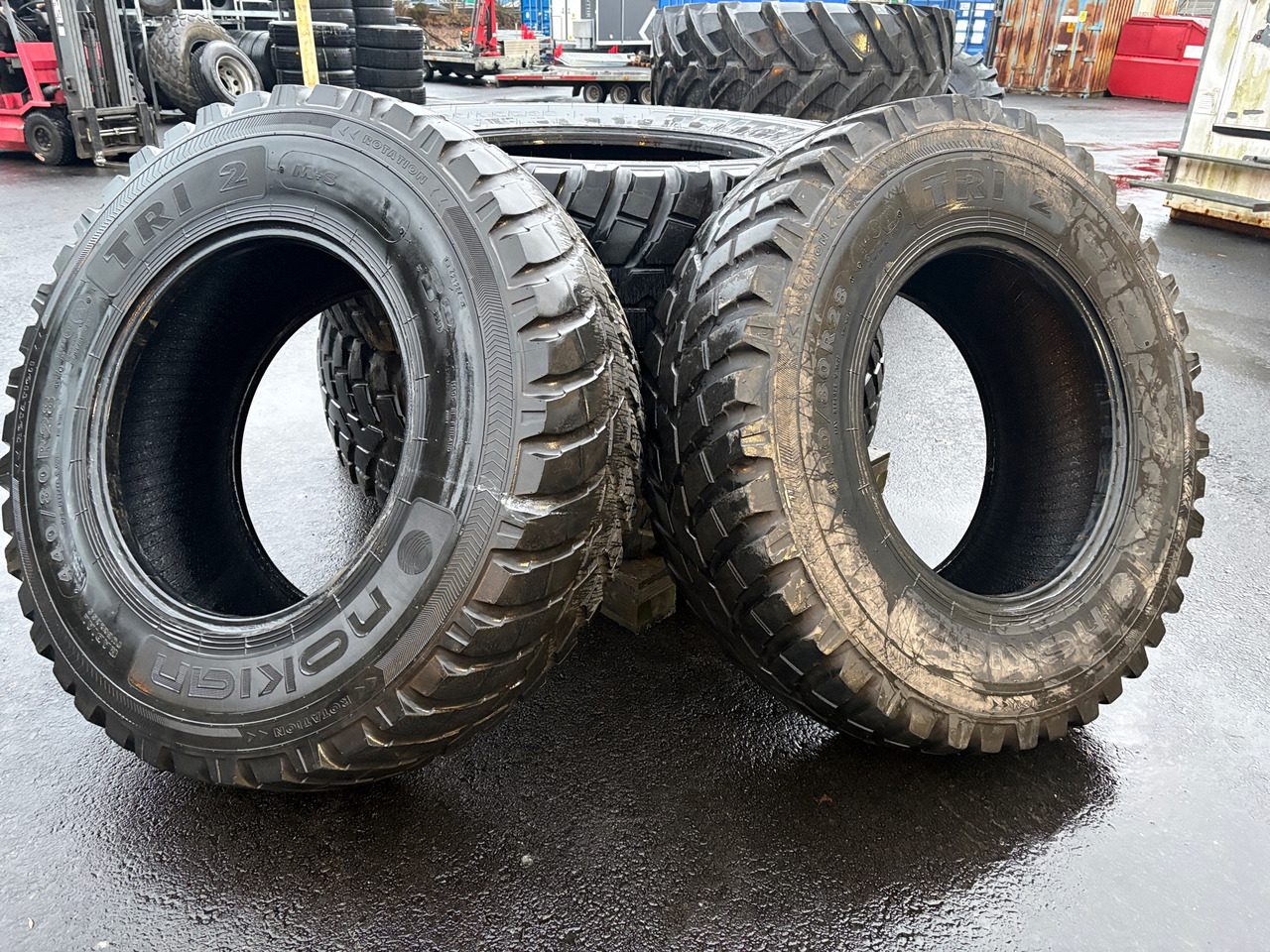 Nokian TRI2 440/80 R28 - Шина для Сельскохозяйственной техники: фото 1 Nokian TRI2 440/80 R28 - Шина для Сельскохозяйственной техники: фото 1