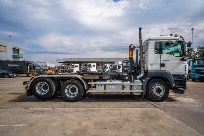 MAN TGS 28.360 BL+INTARDER+10 Pneus/tires - Крюковой мультилифт: фото 3 MAN TGS 28.360 BL+INTARDER+10 Pneus/tires - Крюковой мультилифт: фото 3