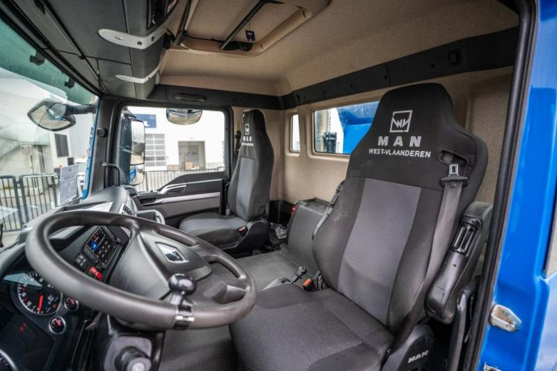 Фото интерьера 1: MAN TGS 33.420 BB (containerbak:+3000 € ) в лизинг MAN TGS 33.420 BB (containerbak:+3000 € )