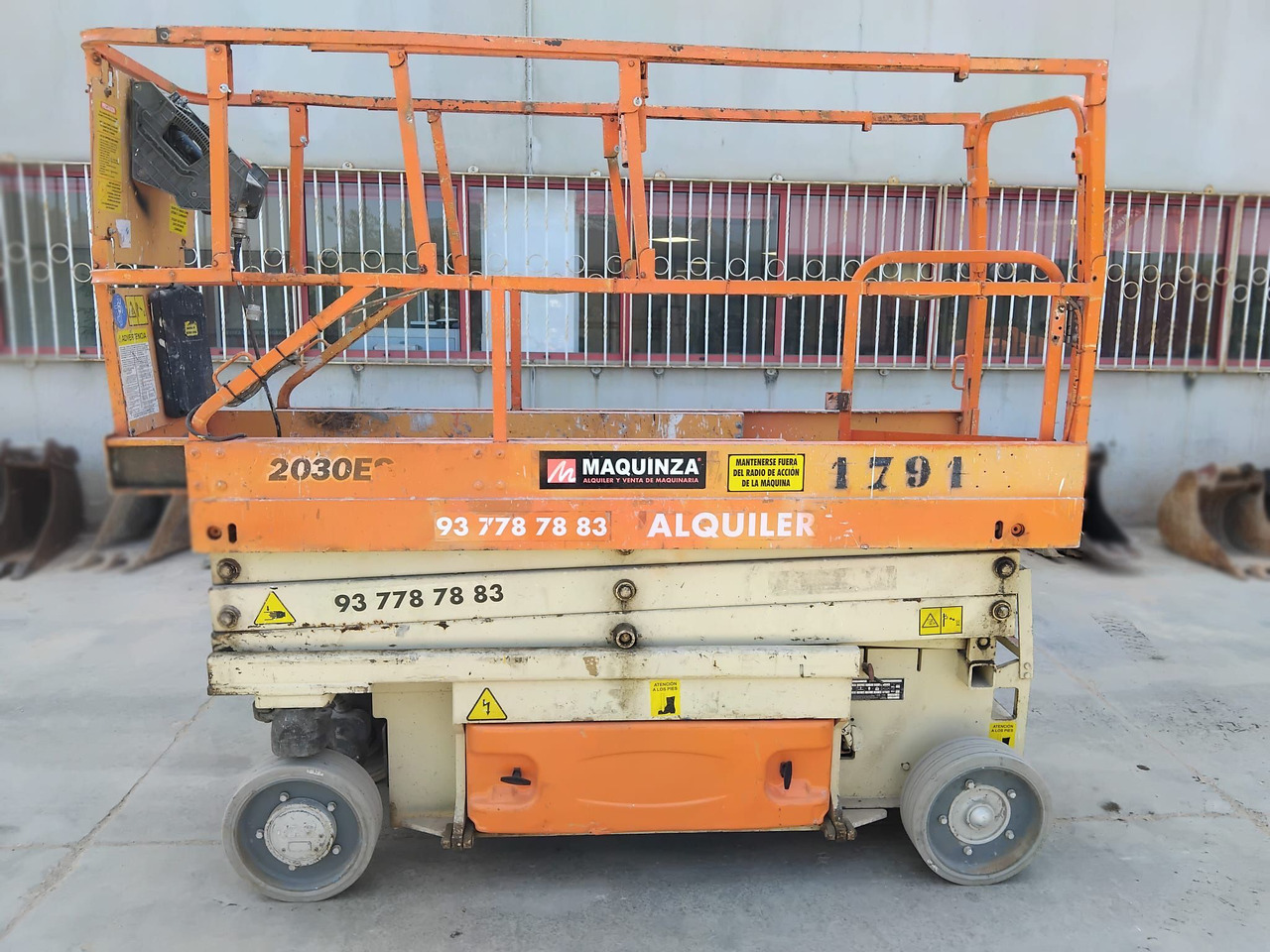 JLG 2030ES - Ножничный подъемник: фото 1 JLG 2030ES - Ножничный подъемник: фото 1